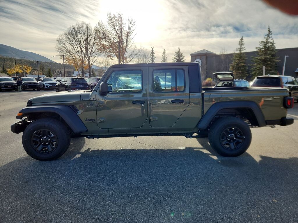 New 2025 Jeep Gladiator Sport Truck