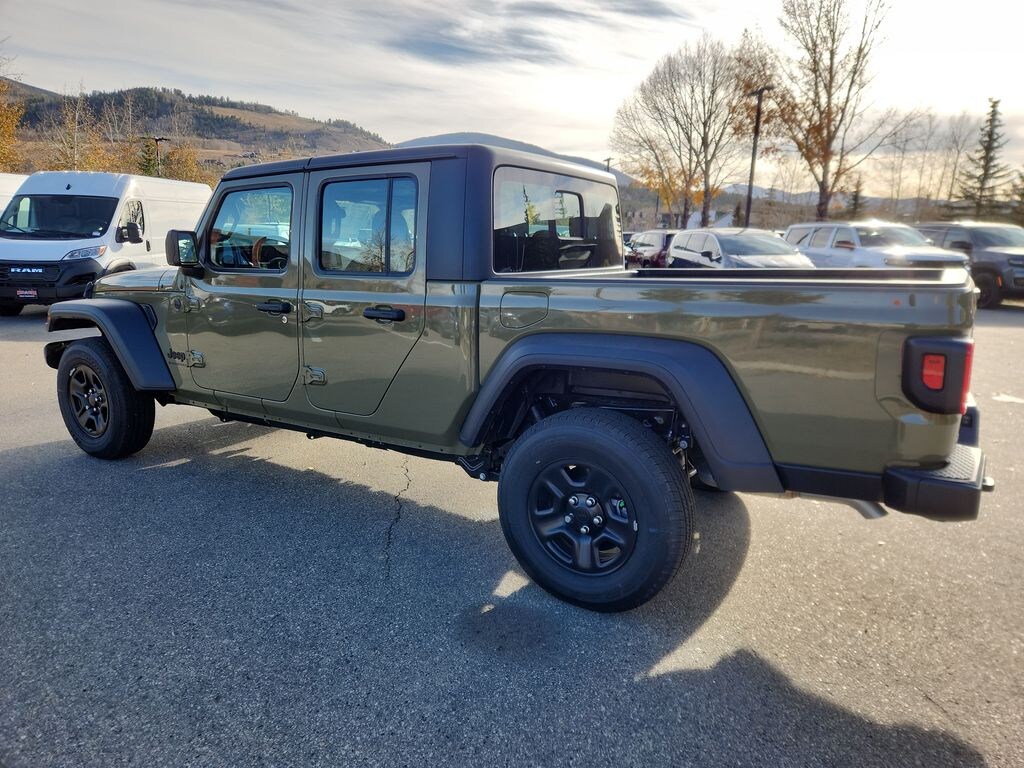New 2025 Jeep Gladiator Sport Truck