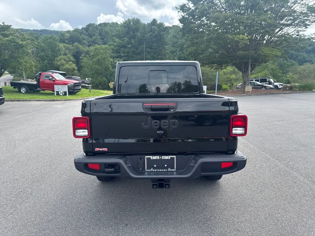 2025 Jeep Gladiator Sport S photo 4