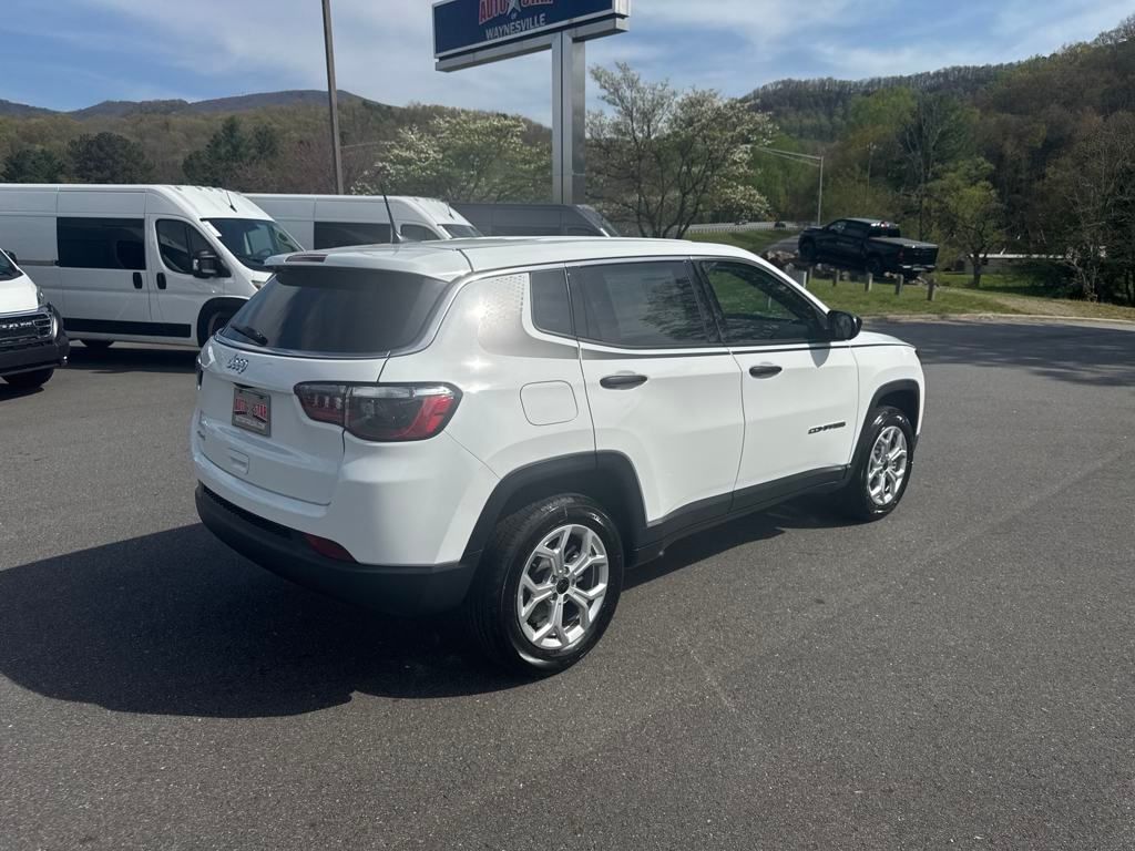 2025 Jeep Compass Sport photo 3