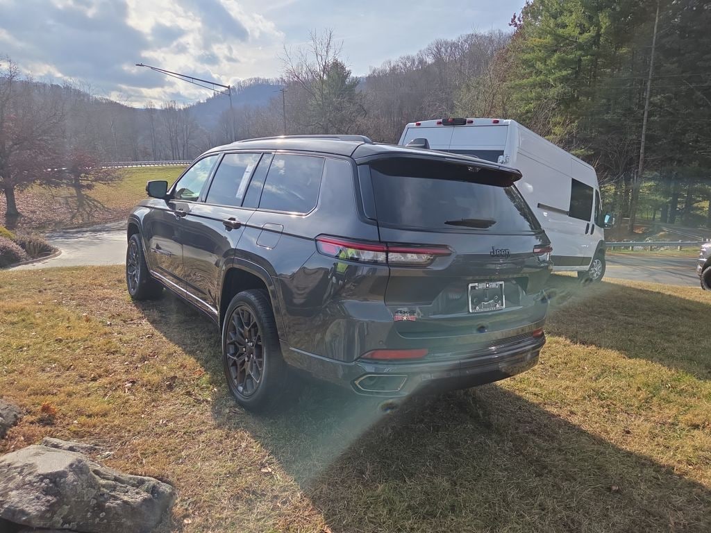 New 2025 Jeep Grand Cherokee L Summit Sport Utility