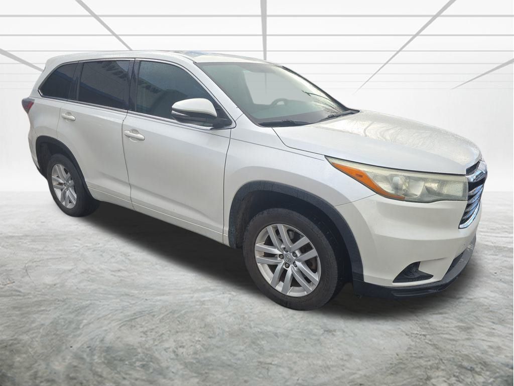2015 Toyota Highlander LE's photo