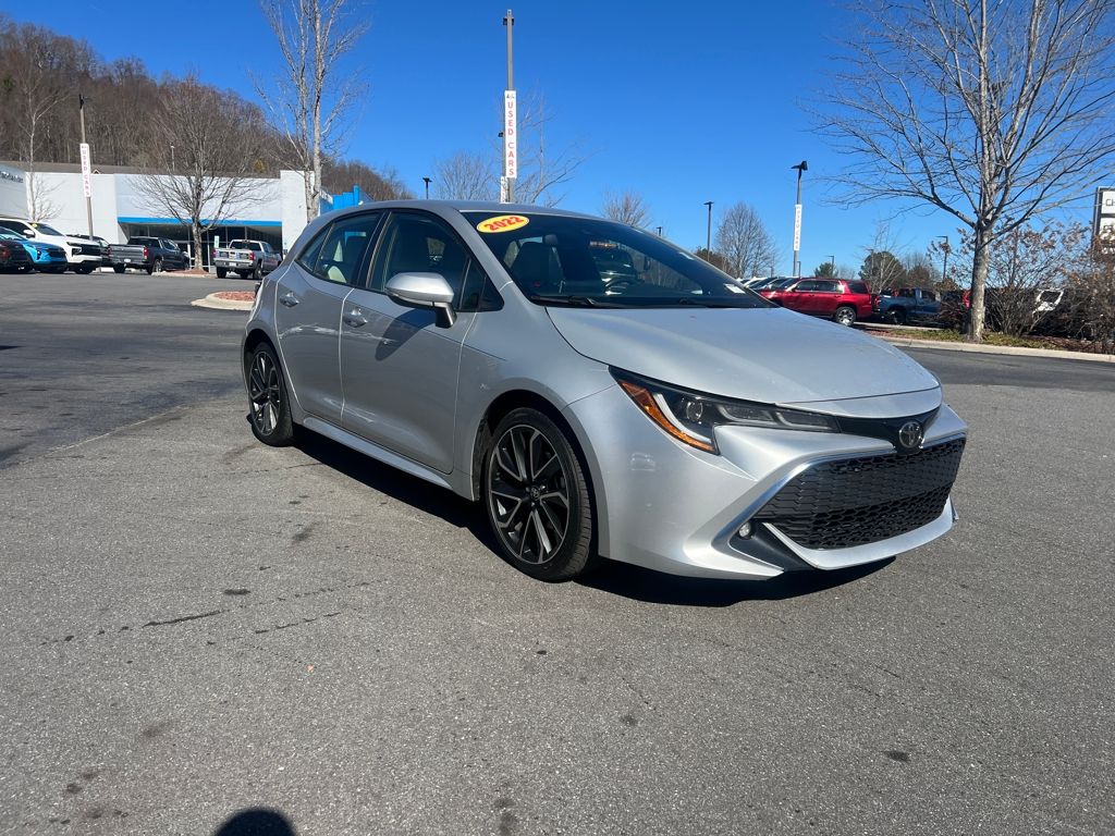 2022 Toyota Corolla Hatchback XSE's photo
