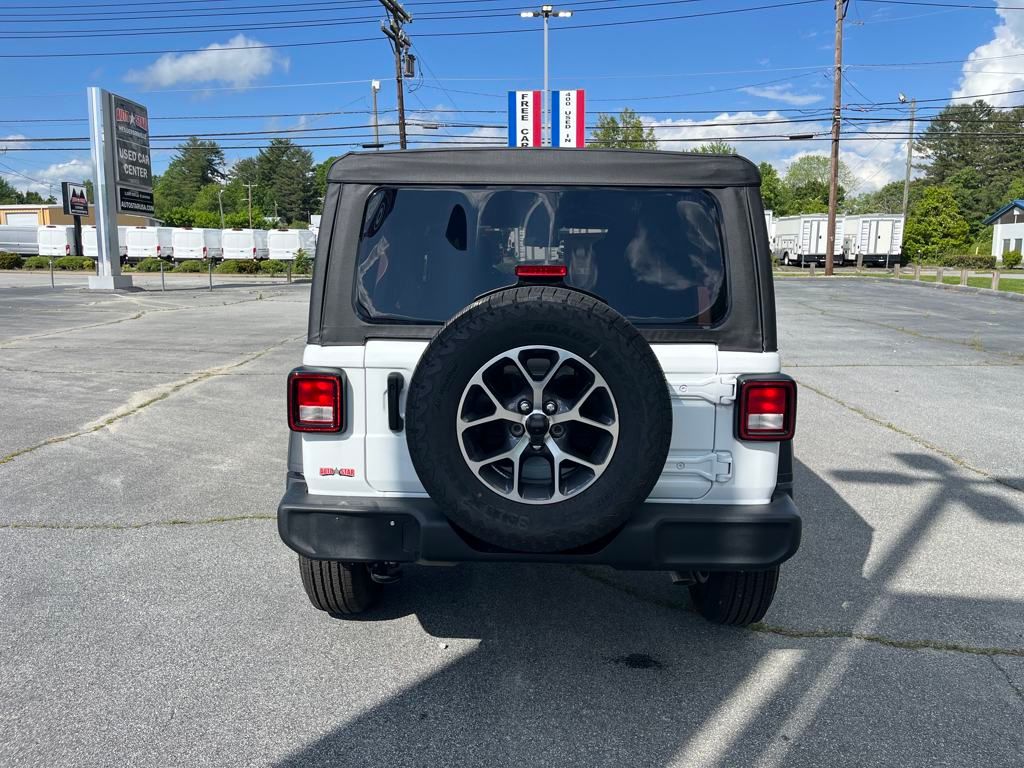 2025 Jeep Wrangler Sport S photo 4