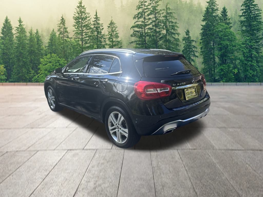 2018 Mercedes Benz GLA 250 photo 2