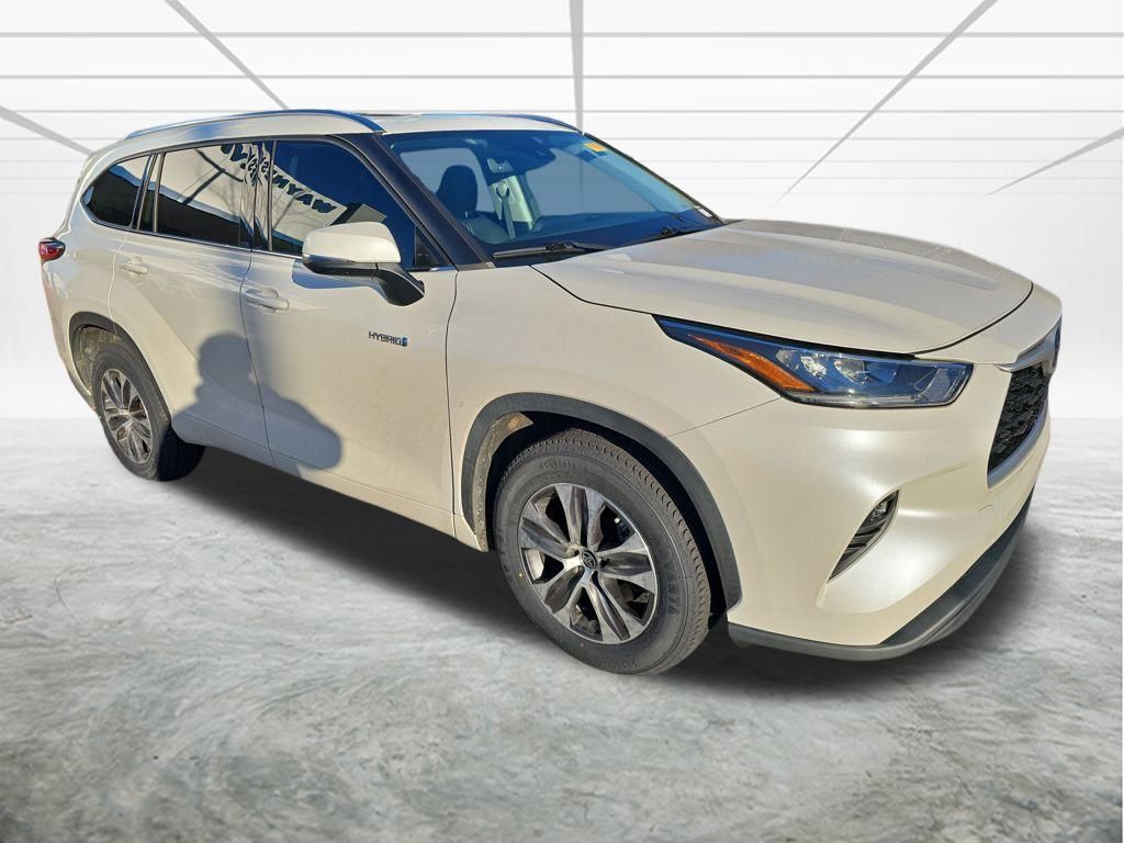 2020 Toyota Highlander XLE's photo