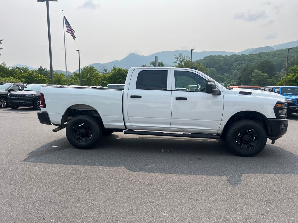 2025 Ram 2500 Tradesman photo 2