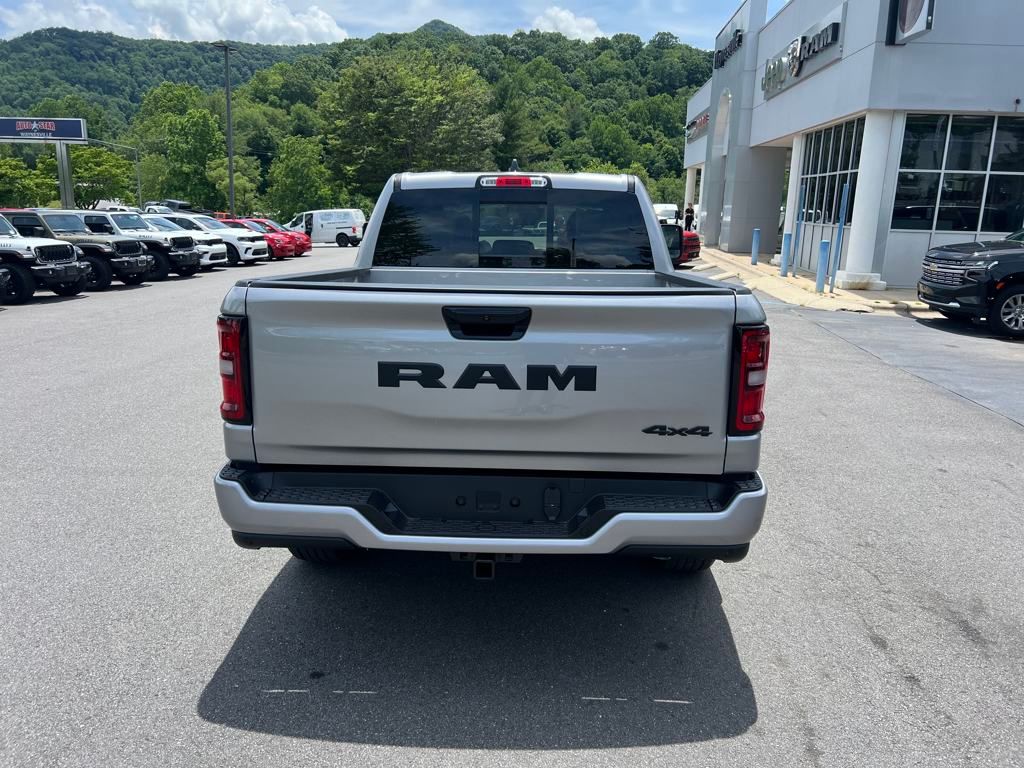 2025 Ram 1500 Tradesman photo 3