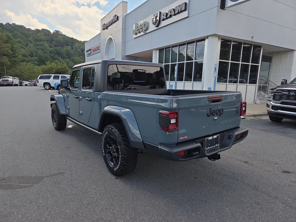 2025 Jeep Gladiator Willys photo 3