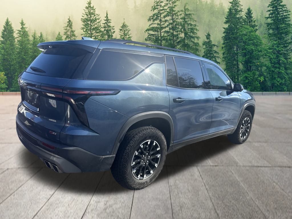 2025 Chevrolet Traverse Z71 photo 3