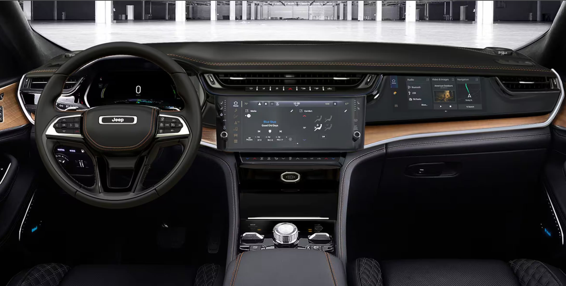 New-Jeep-Grand-Cherokee-Asheville-nc-autostar-jeep-logo-dashboard-long