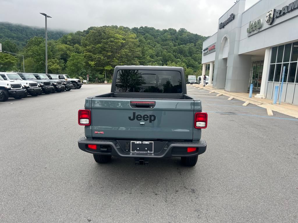2025 Jeep Gladiator Sport photo 4