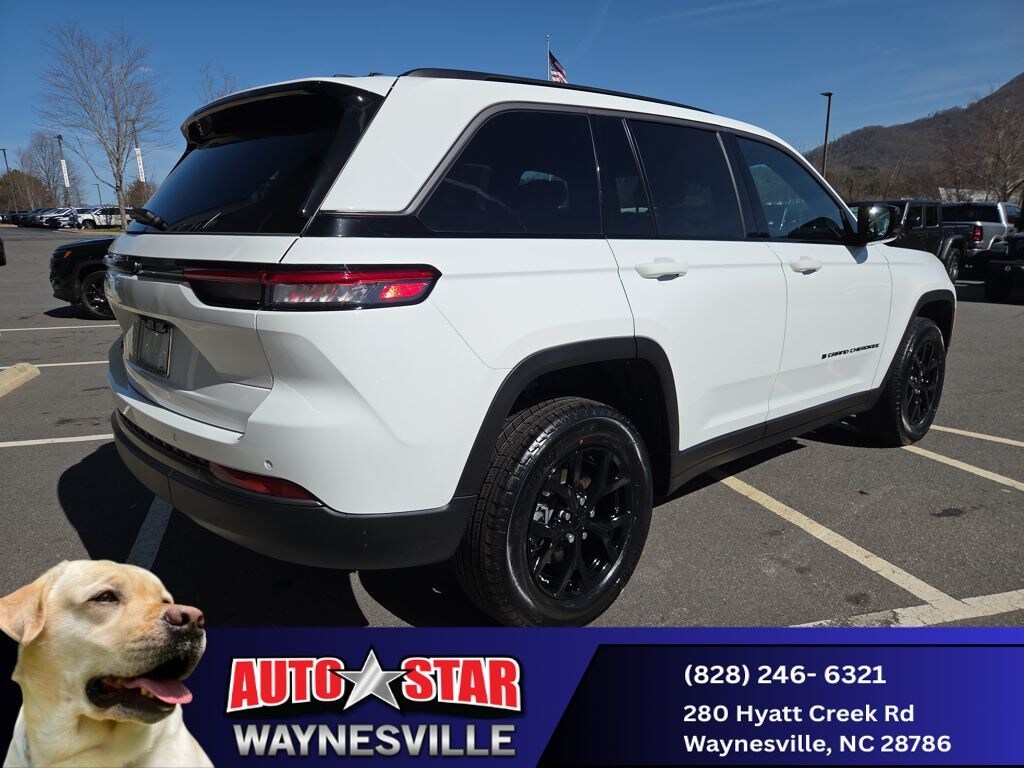 New 2026 Jeep Grand Cherokee LAREDO ALTITUDE 4X4 Sport Utility