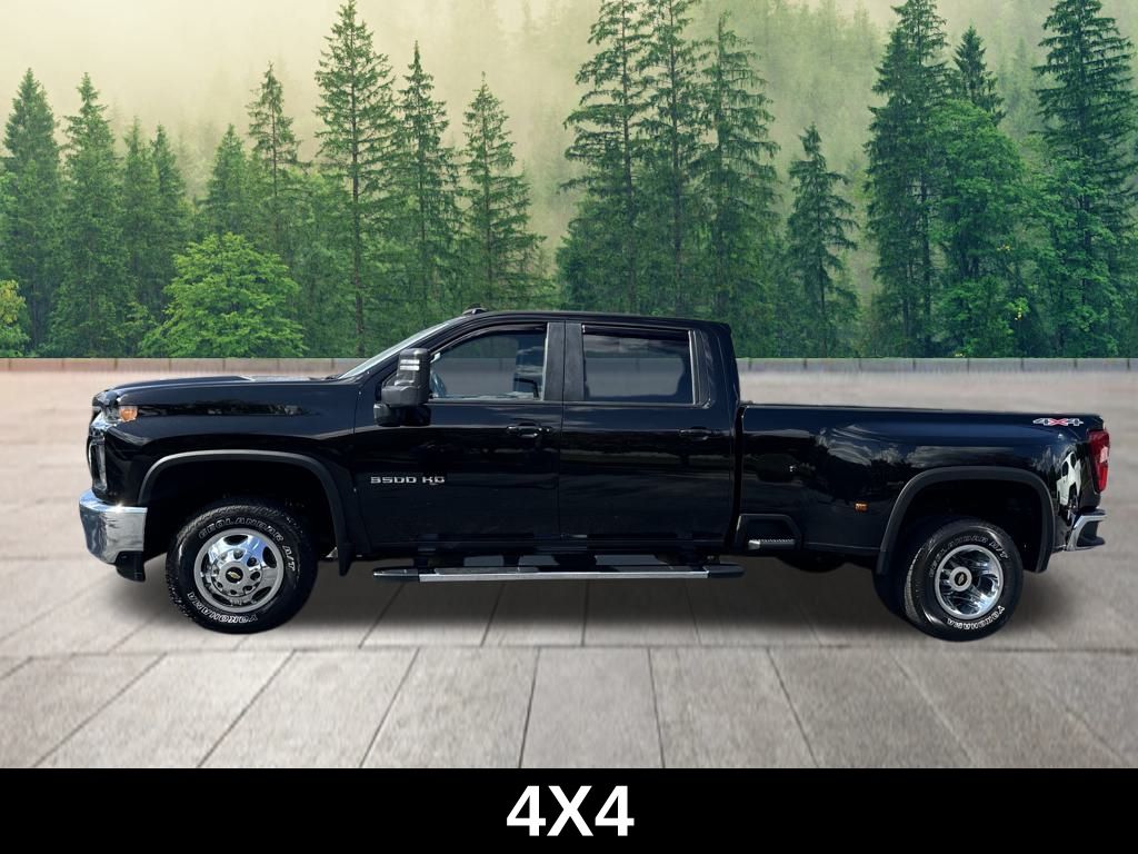 2022 Chevrolet Silverado 3500HD LT photo 2
