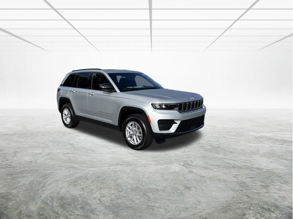 New 2025 Jeep Grand Cherokee Laredo X Sport Utility