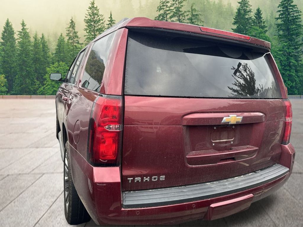2019 Chevrolet Tahoe LT photo 2