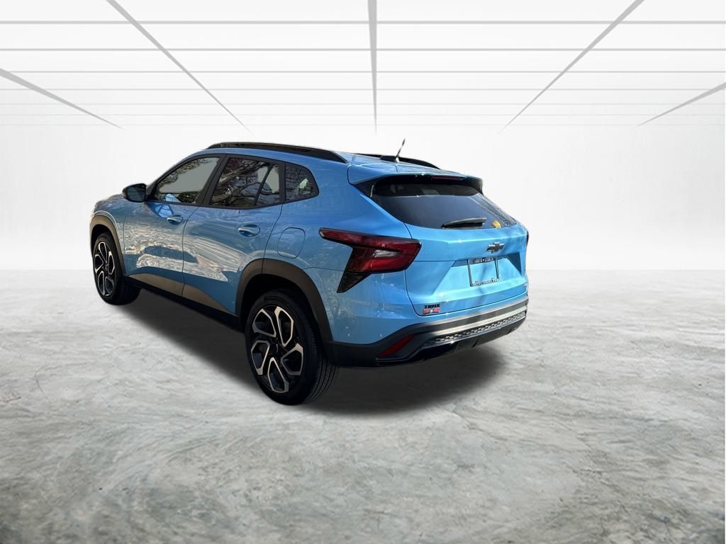 2025 Chevrolet Trax photo 3