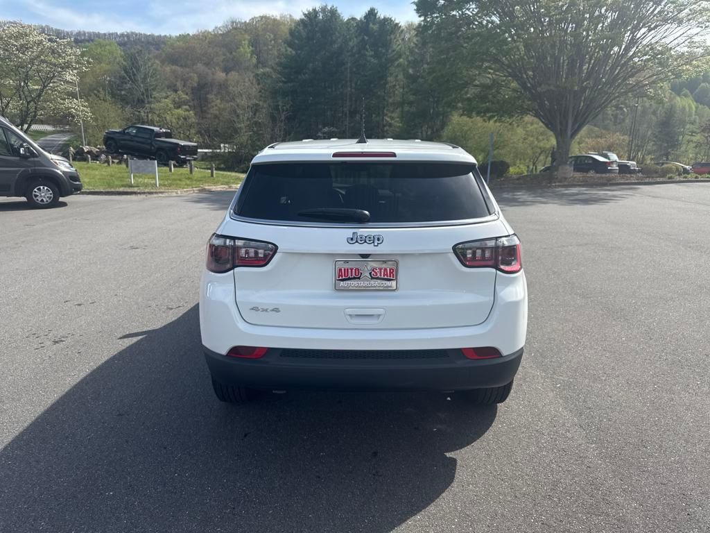 2025 Jeep Compass Sport photo 4