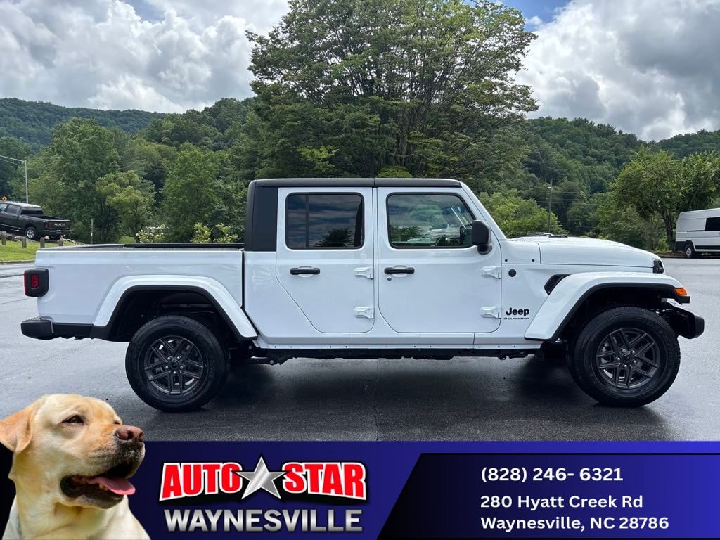 New 2025 Jeep Gladiator Sport S Pickup