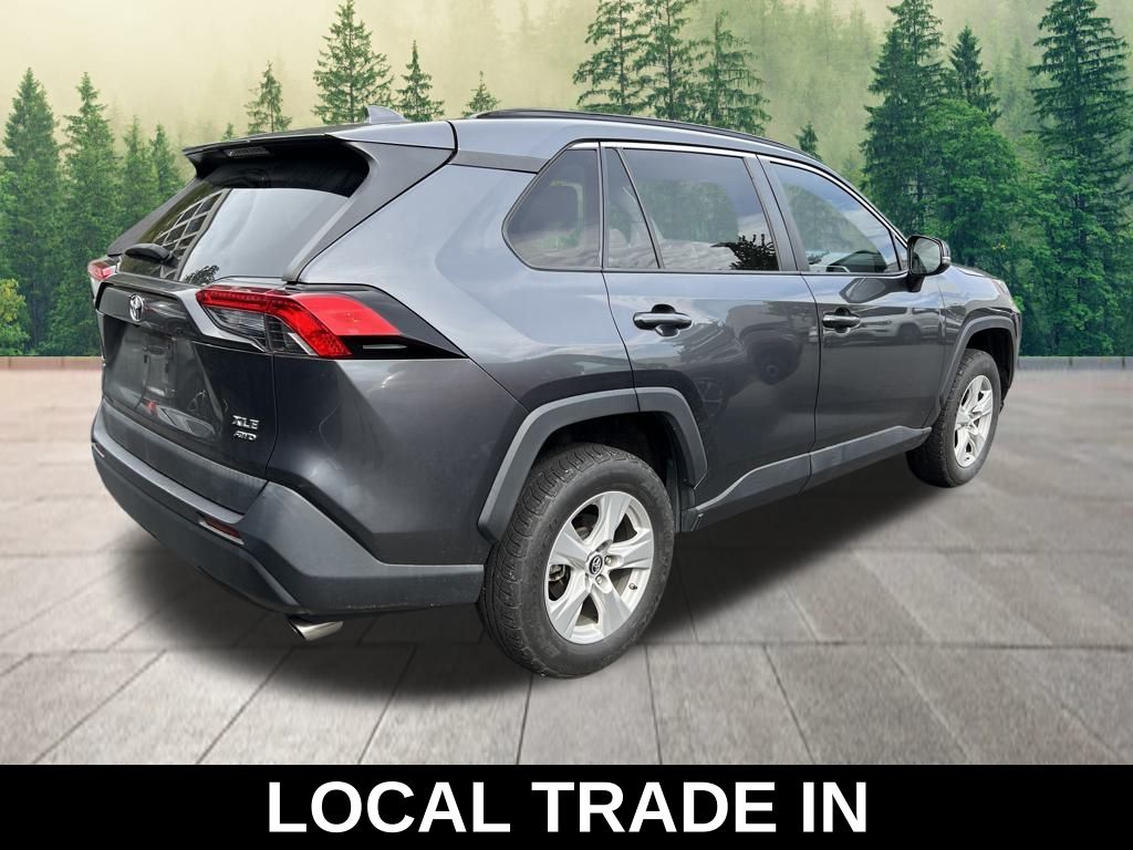 2019 Toyota RAV4 XLE photo 2