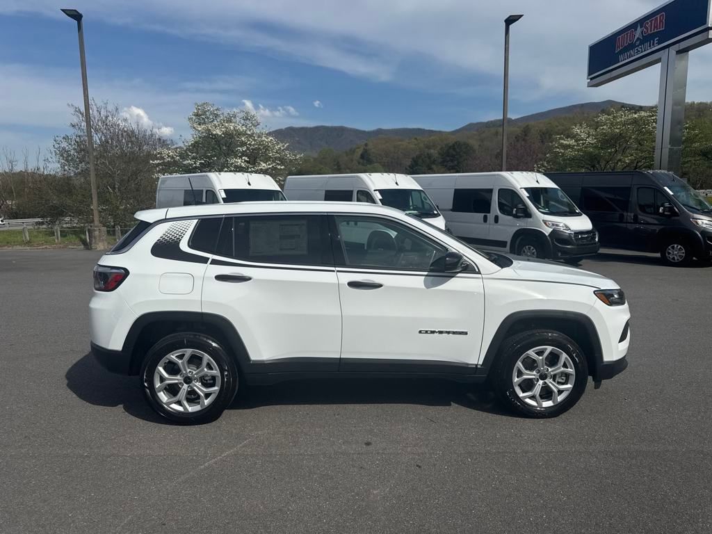 2025 Jeep Compass Sport photo 2