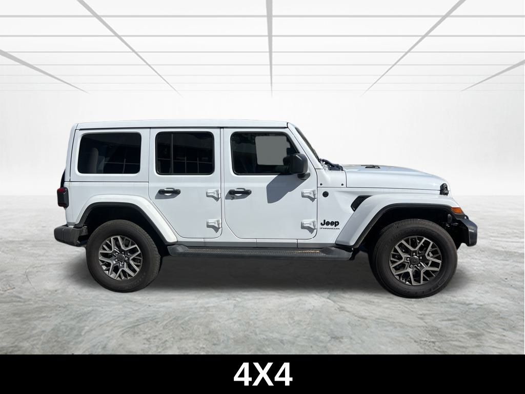 2025 Jeep Wrangler Sahara photo 2