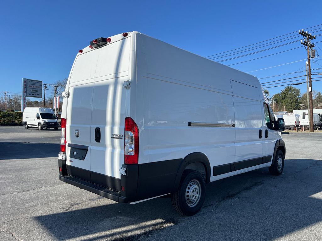 2024 Ram ProMaster 3500 Cargo Van photo 2