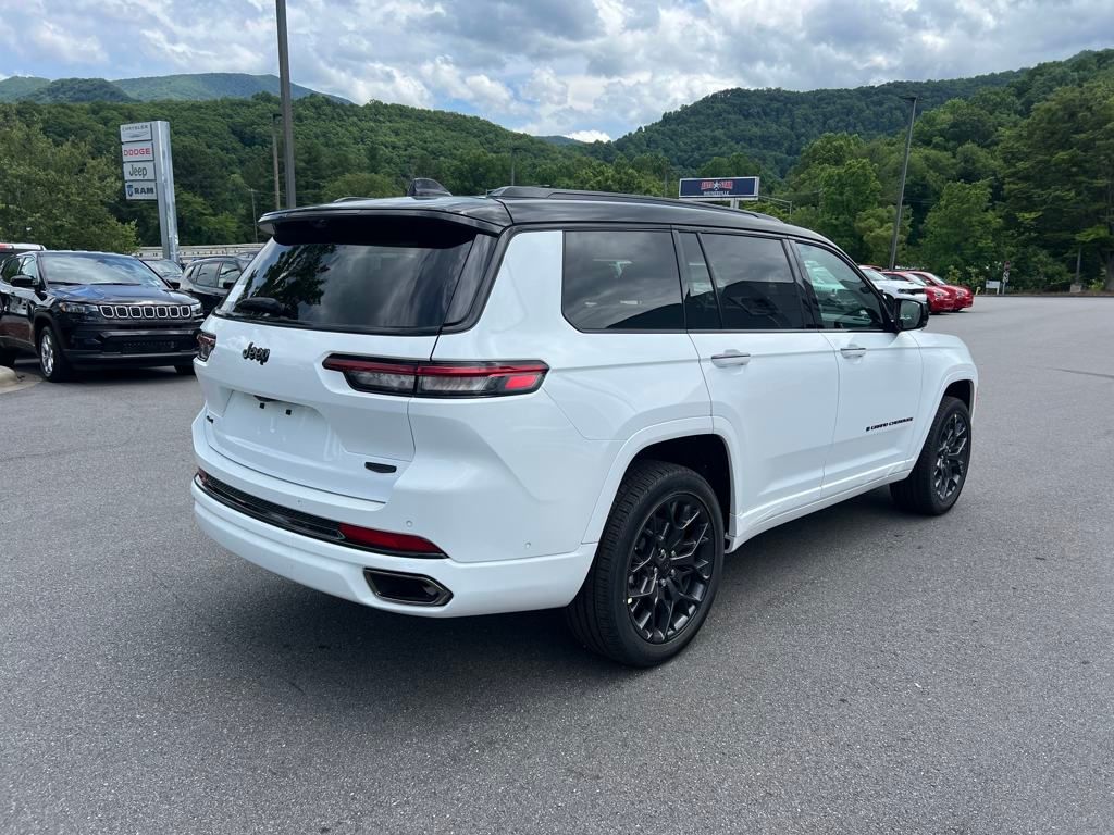 2025 Jeep Grand Cherokee L Summit Reserve photo 3