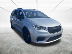 2026 Chrysler Pacifica Limited Passenger Van