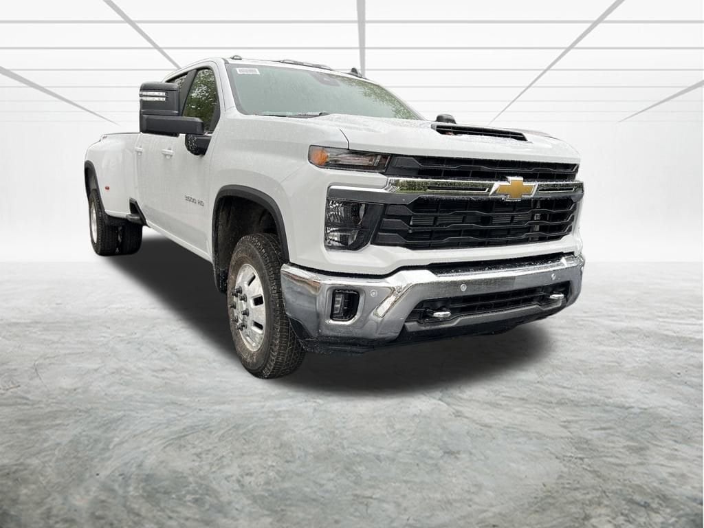 2026 Chevrolet Silverado 3500HD LT's photo