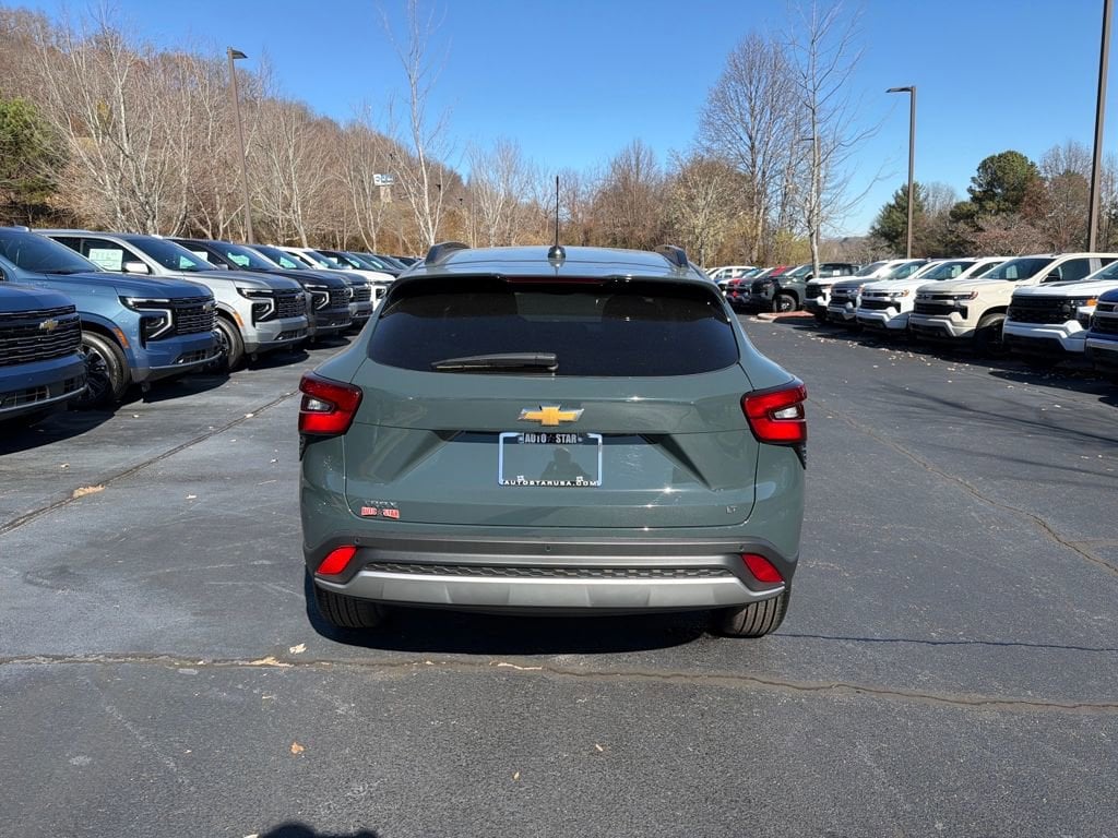 New 2025 Chevrolet Trax LT SUV