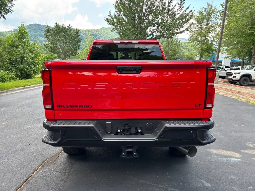 2025 Chevrolet Silverado 2500HD LT photo 4