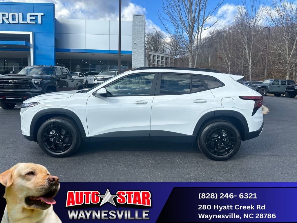 2025 Chevrolet Trax LT - Photo 31