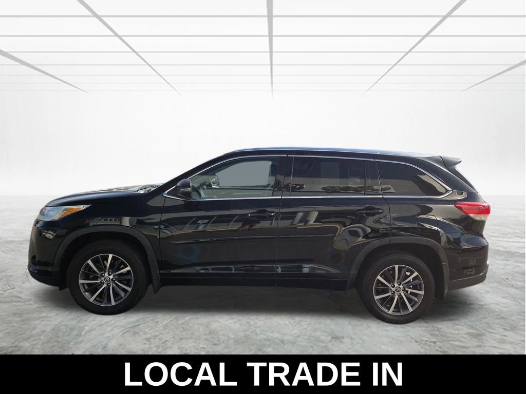 Used 2018 Toyota Highlander SE