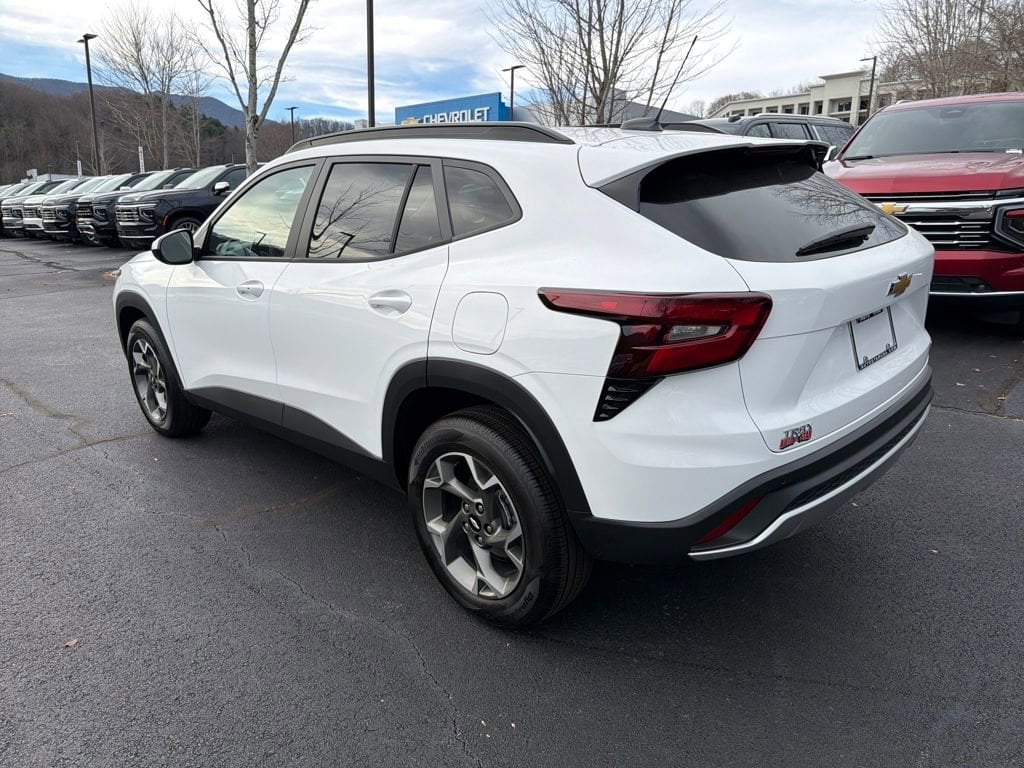 New 2025 Chevrolet Trax LT SUV