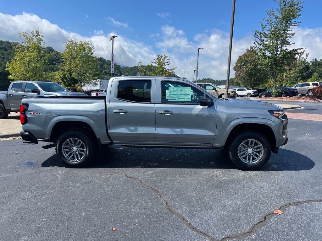 2026 Chevrolet Colorado LT photo 2
