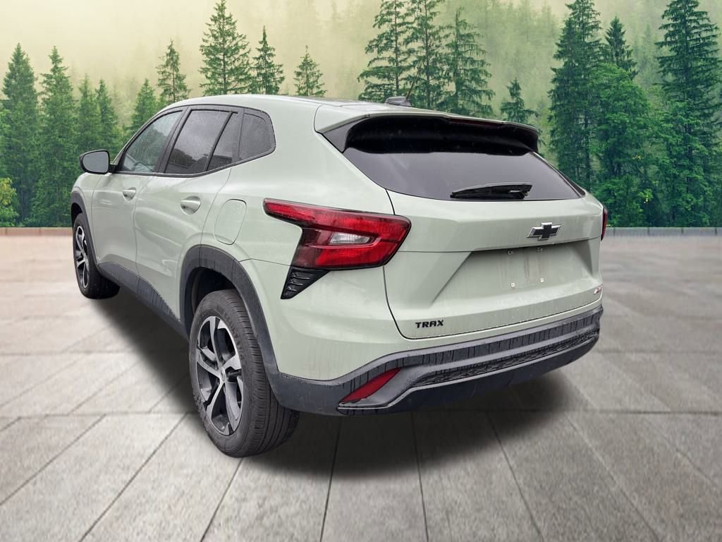 2024 Chevrolet Trax photo 2