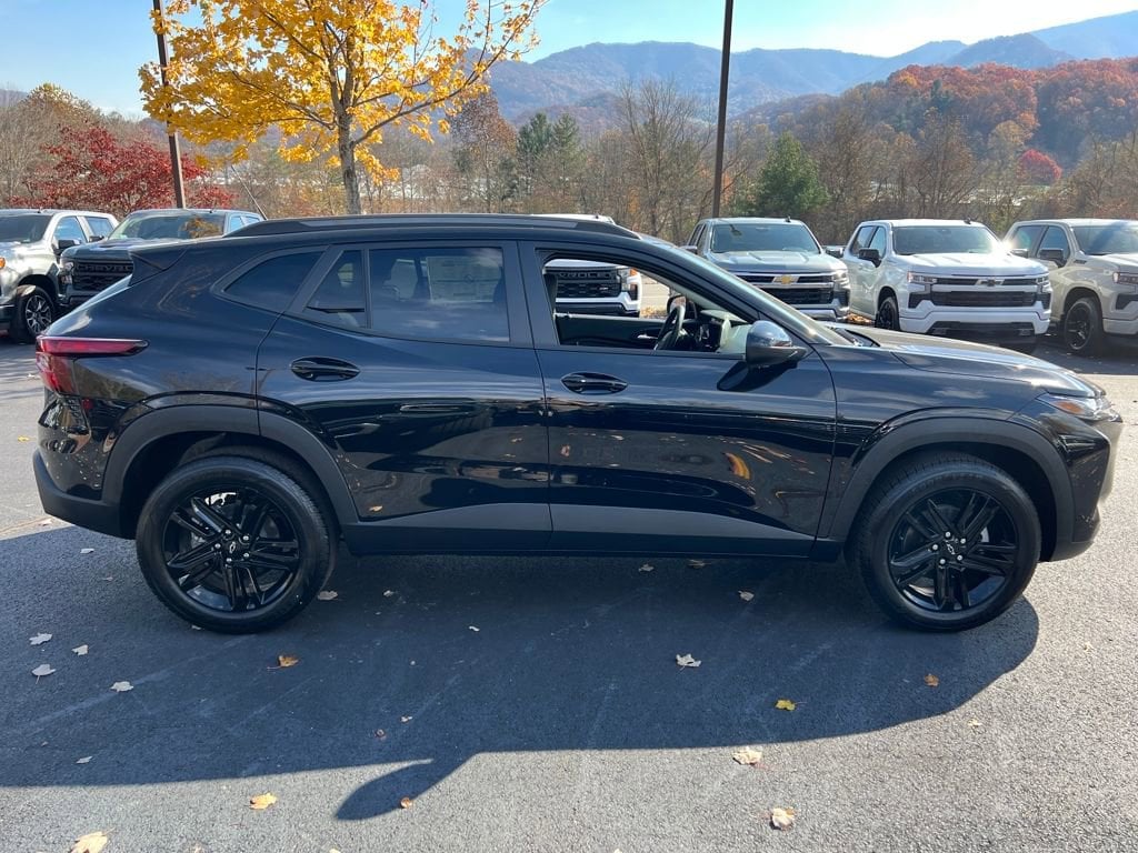 New 2025 Chevrolet Trax Activ SUV