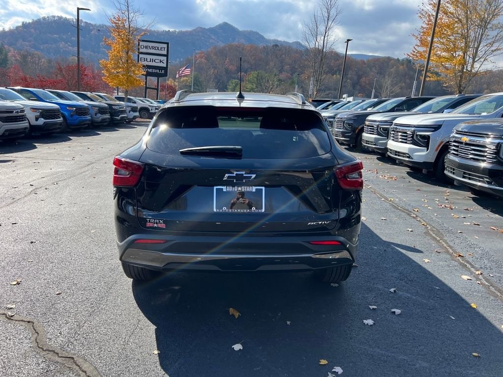 New 2025 Chevrolet Trax Activ SUV