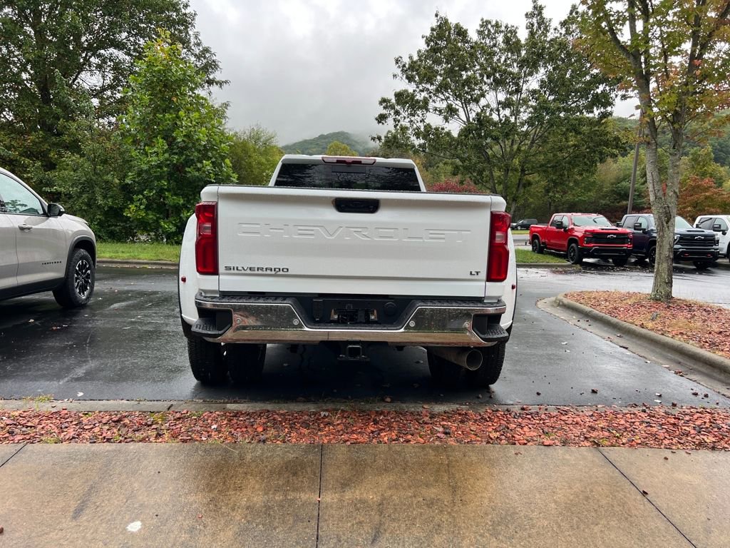 2026 Chevrolet Silverado 3500HD LT photo 3