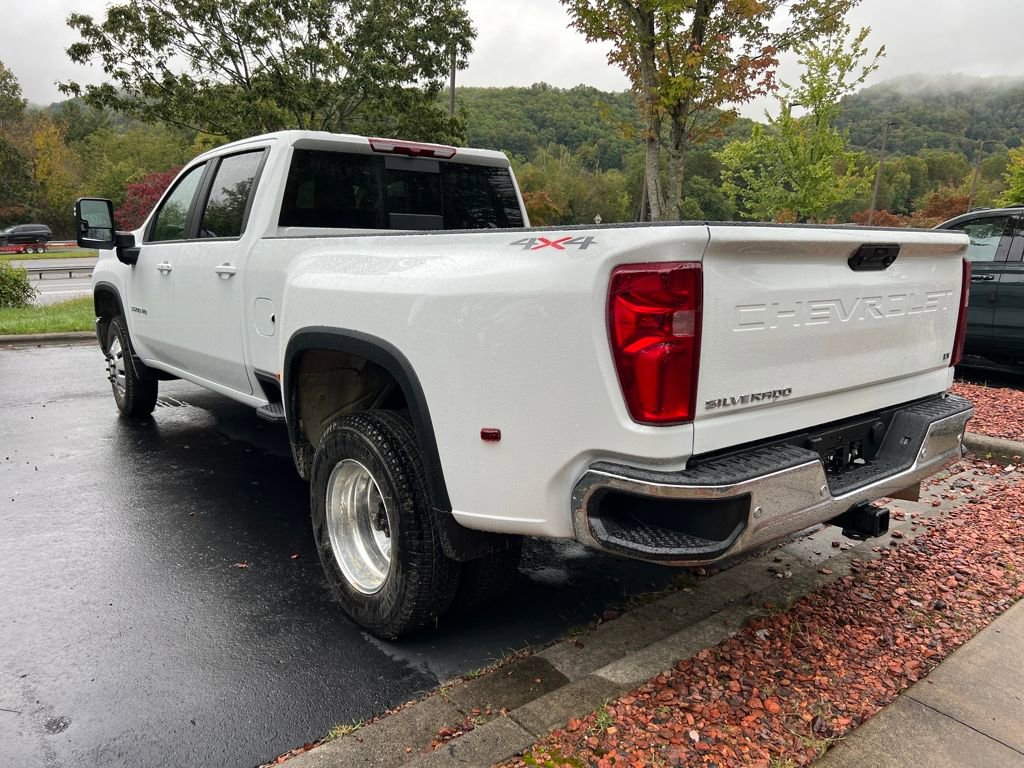 2026 Chevrolet Silverado 3500HD LT photo 4