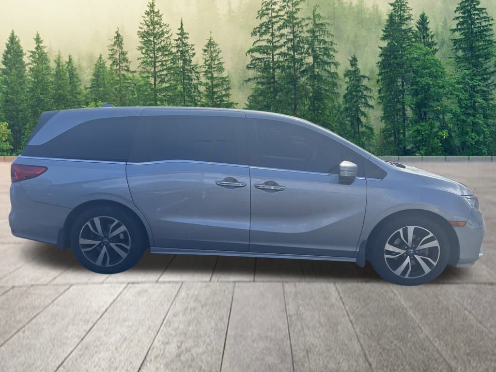 2023 Honda Odyssey Touring photo 2