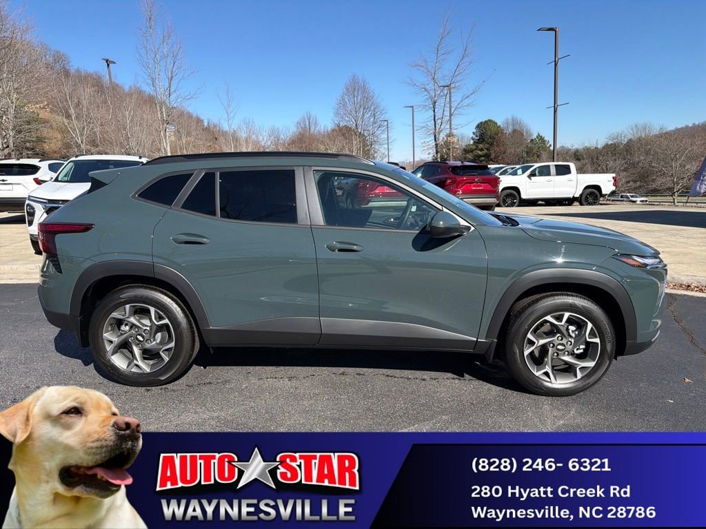 New 2025 Chevrolet Trax LT SUV