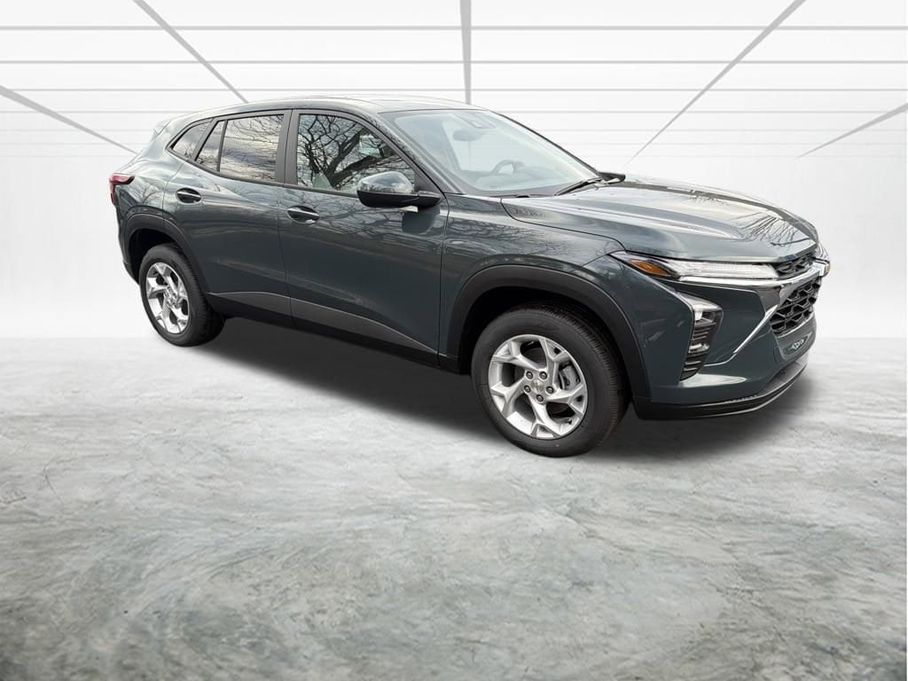 2026 Chevrolet Trax LS's photo