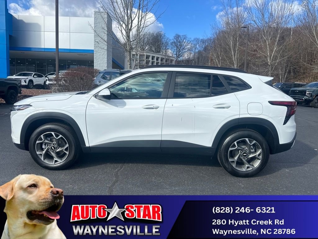 2025 Chevrolet Trax LT - Photo 32