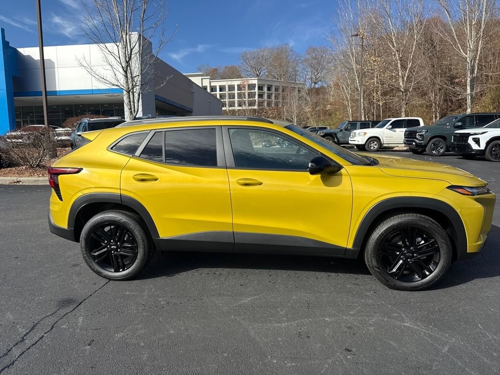 New 2025 Chevrolet Trax Activ SUV