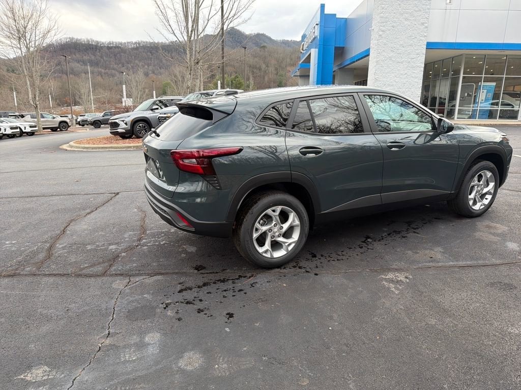 New 2026 Chevrolet Trax LS SUV