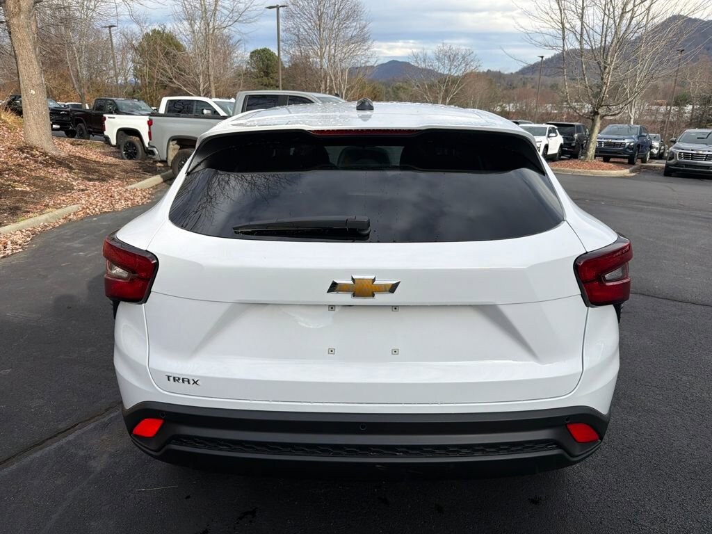 New 2026 Chevrolet Trax LS SUV