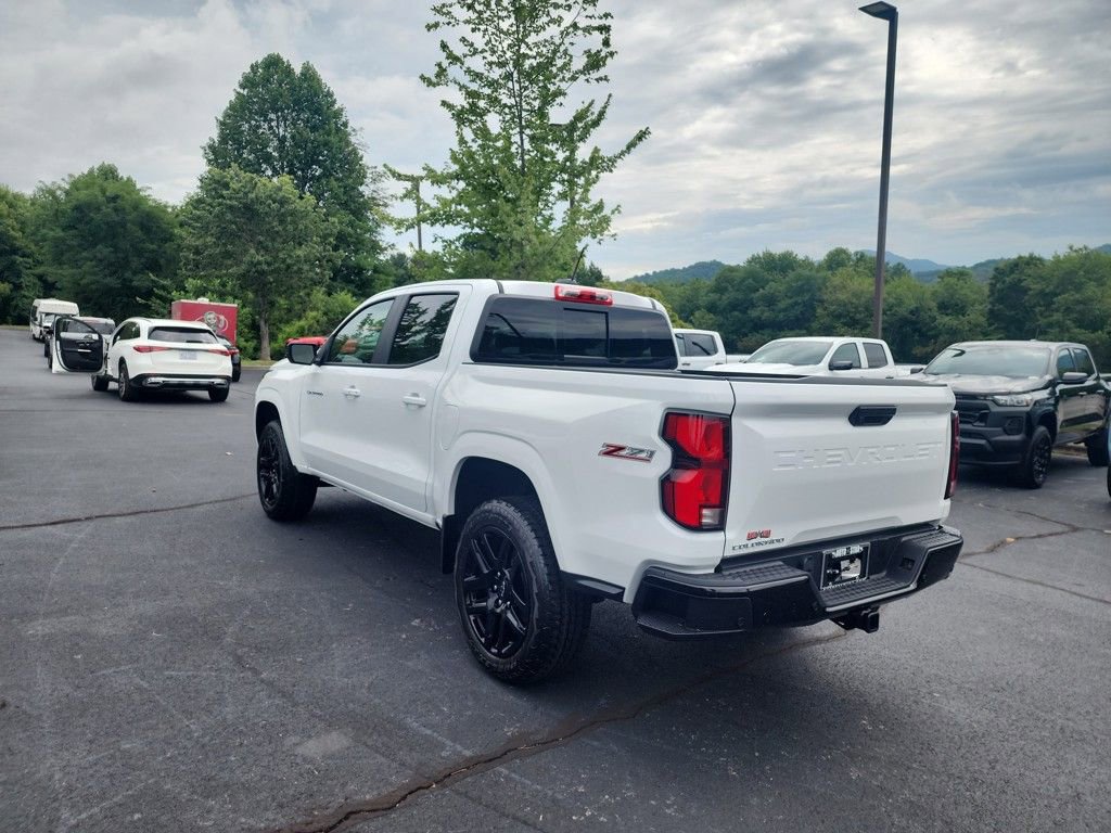 2025 Chevrolet Colorado Z71 photo 3