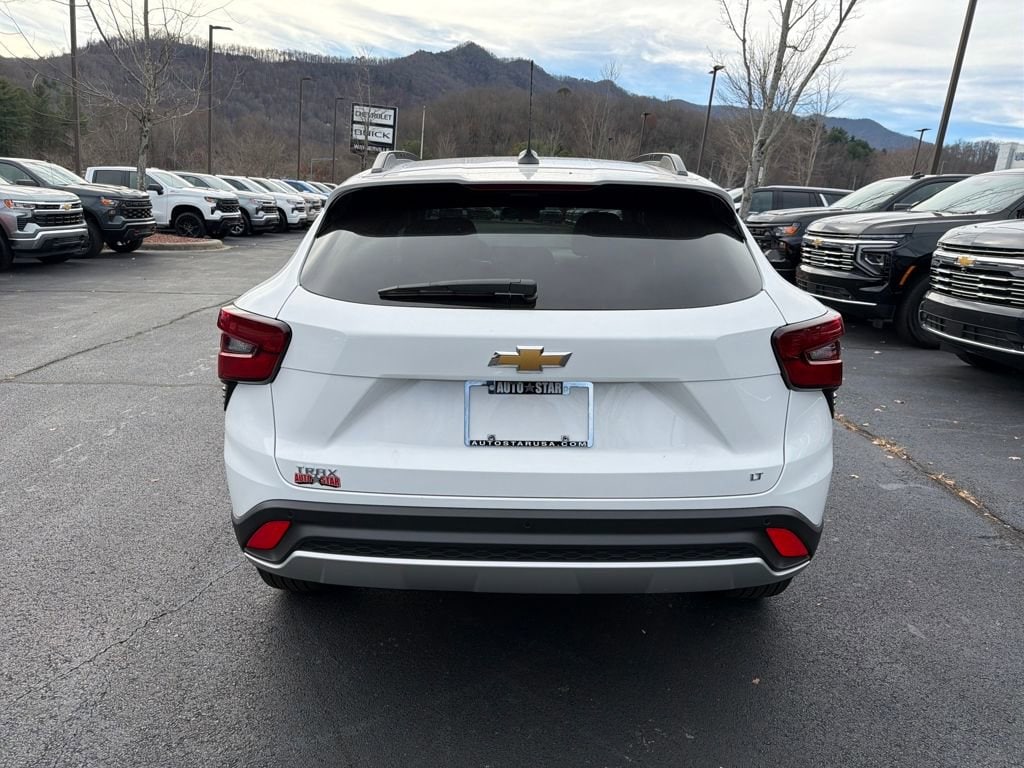 New 2025 Chevrolet Trax LT SUV